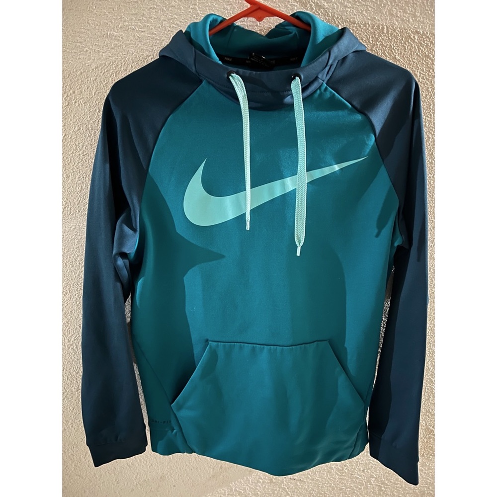 ✨ NIKE hoodie ✨